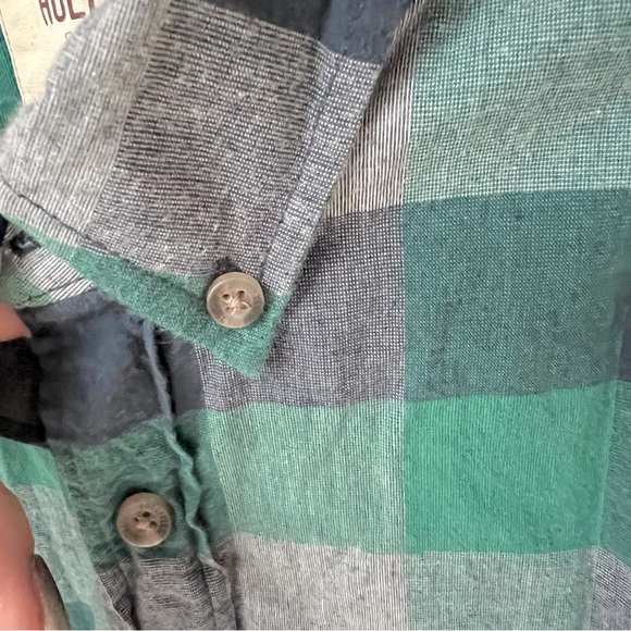 Hollister Plaid Poplin Long Sleeve Button Down Shirt - Picture 7 of 14